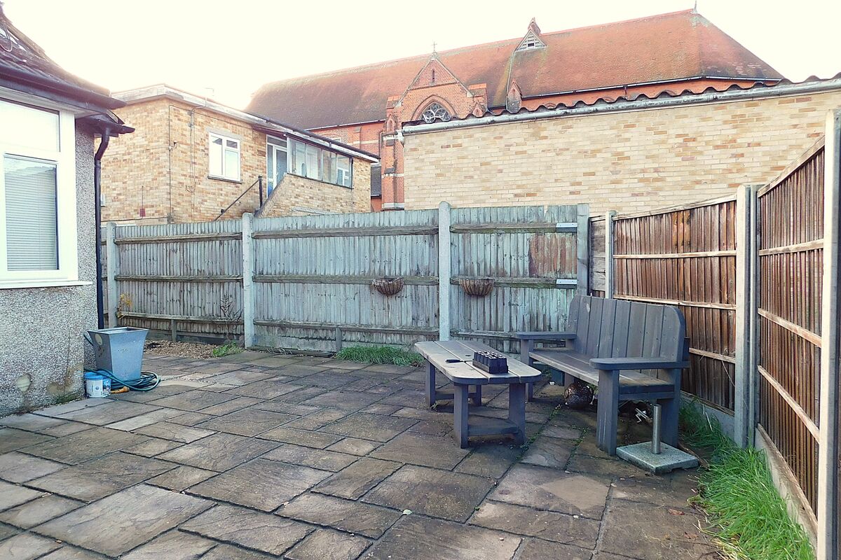 Vicarage Road, Sunbury