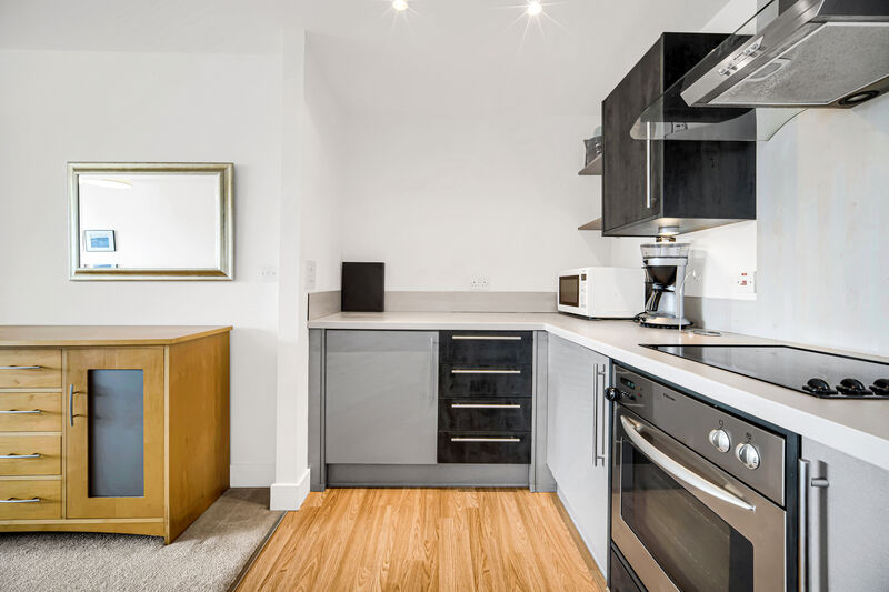 LANDMARK PLACE CARDIFF CITY CENTRE FURNISHED TWO BEDROOM APARTMENT WITH PARKING