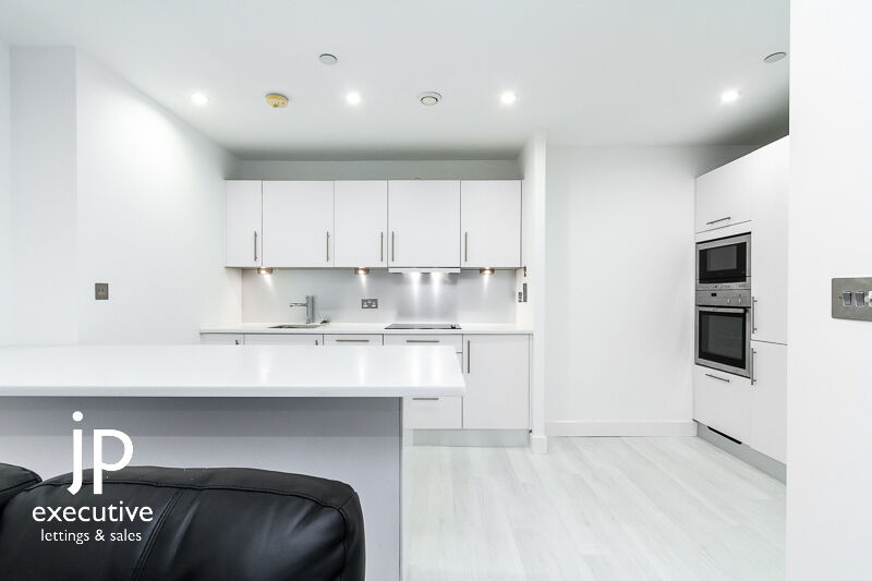 HAYES APARTMENTS CARDIFF CITY CENTRE FURNISHED TWO BEDROOM APARTMENT