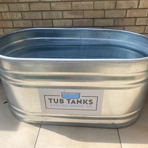 Oval stock tank