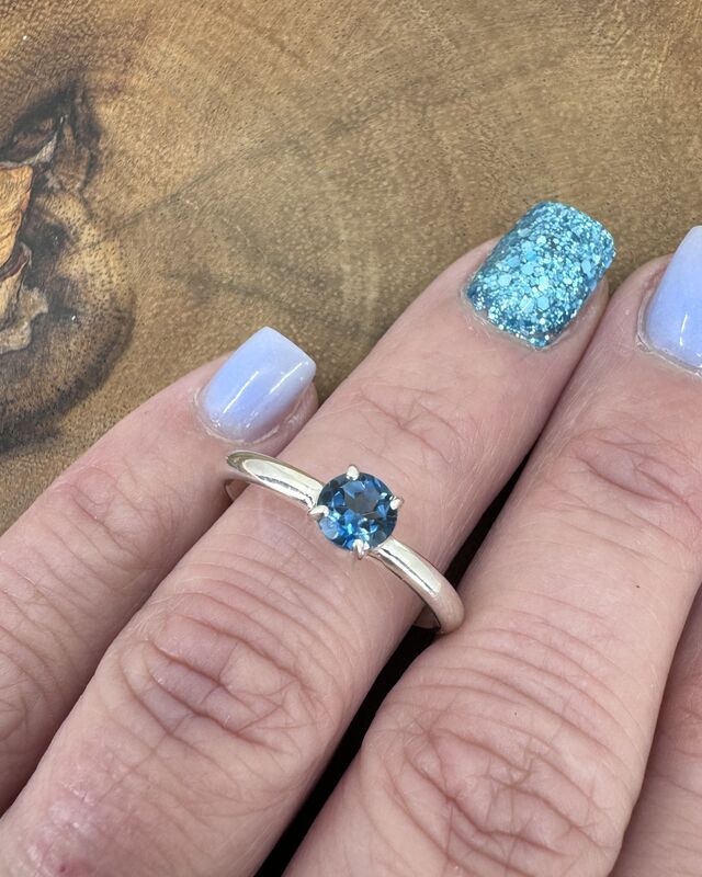 Apatite Ring