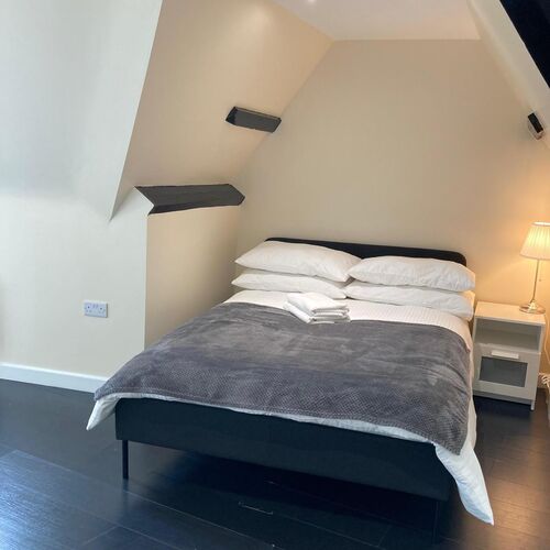 Top Floor, The Crown & Anchor, 47 High Street, Barnet EN5 5UW