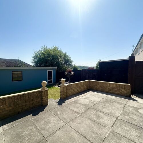 Winslade Avenue, Tonyrefail, CF39 8NW