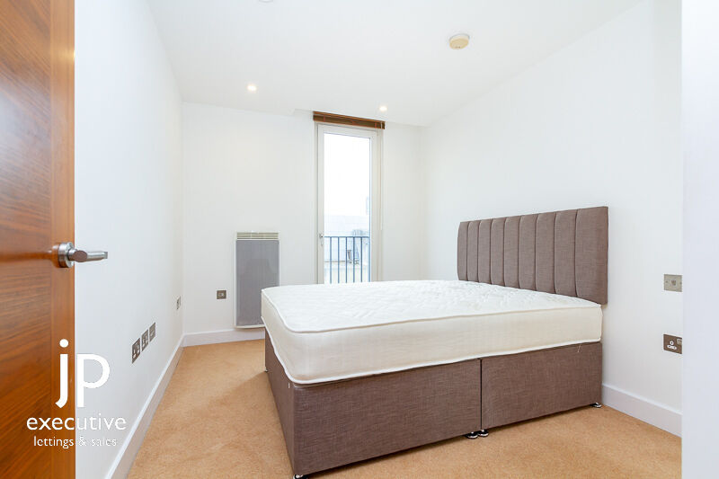 HAYES APARTMENTS CARDIFF CITY CENTRE FURNISHED TWO BEDROOM APARTMENT