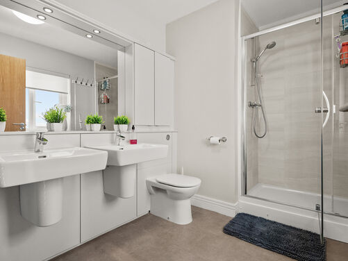 Macgregor Place, Larbert, FK2 8RJ