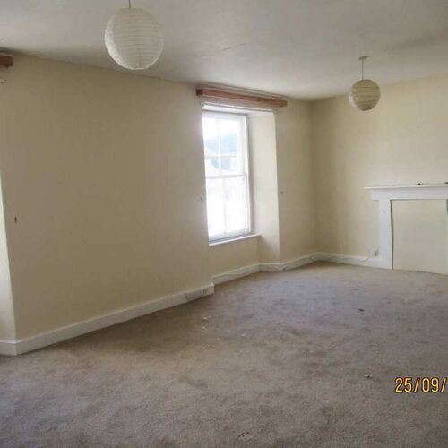 Flat 1 4 Heol Pentrerhedyn