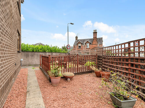 Kellie Place, Alloa, FK10 2DW