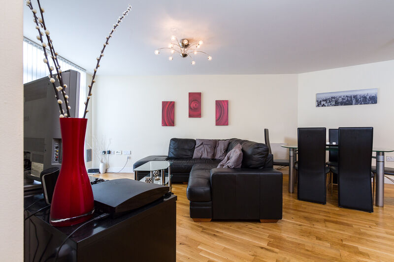 ALTOLUSSO CARDIFF CITY CENTRE FULLY FURNISHED TWO BEDROOM APARTMENT WITH PARKING
