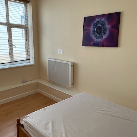 Bridge Street 3 Rooms To Let