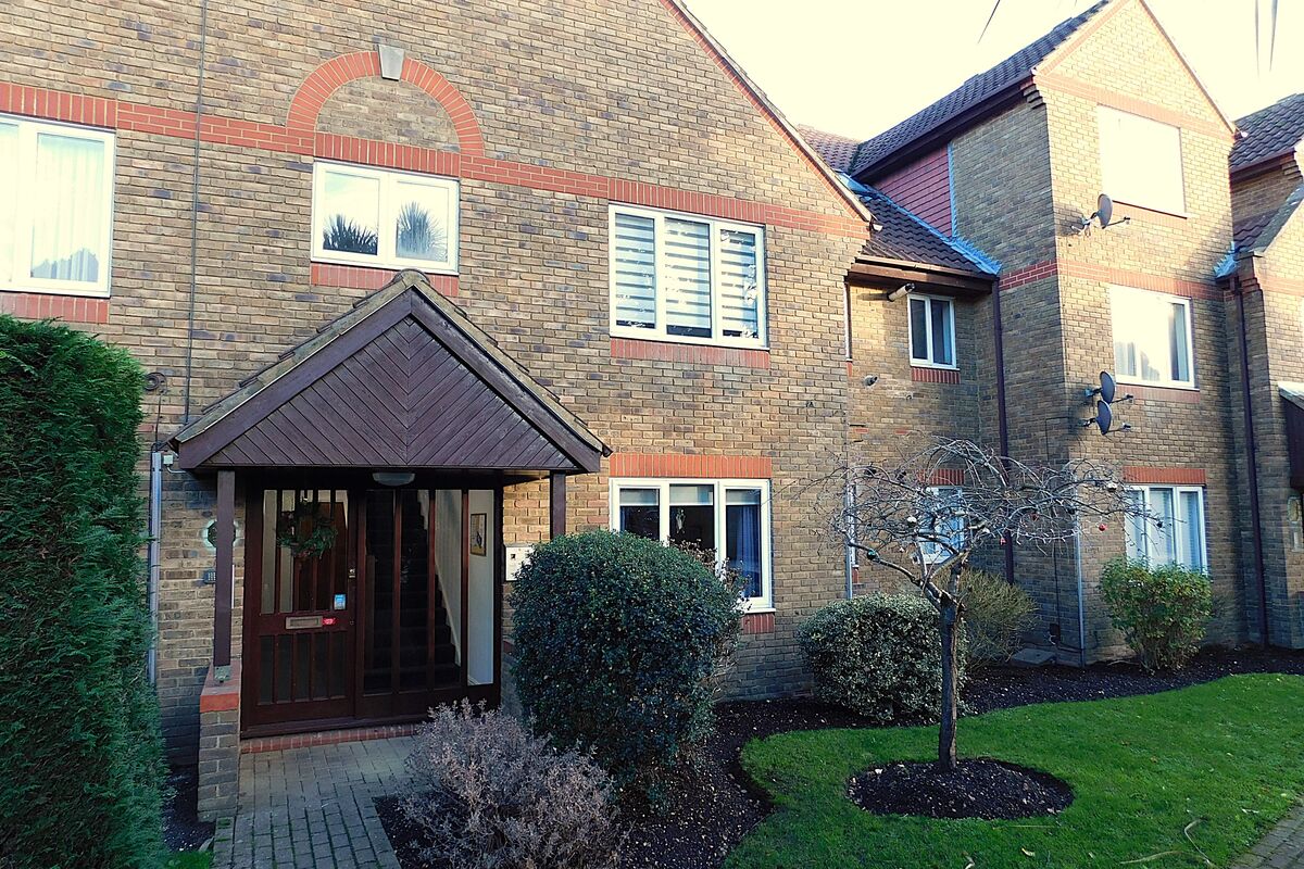 Kempton Court, Sunbury