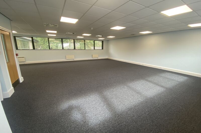 Modern Offices - Long Hanborough - 913 sq ft (85 sq m) - TO LET