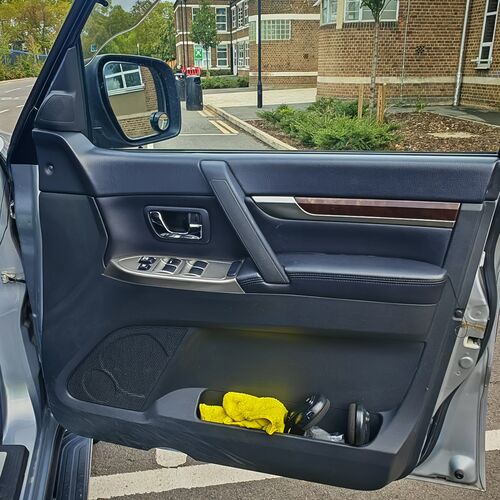 MITSHUBISHI Pajero Shogun 3.8 V6 2012 - Petrol Euro5 Ulez Compliant