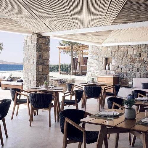 Bill & Coo Suites and Lounge