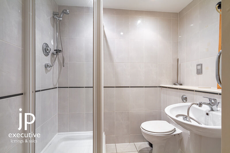 CENTURY WHARF CARDIFF BAY GROUND FLOOR UNFURNISHED TWO BEDROOM APARTMENT. 