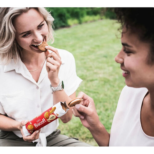 Biscoff  Caramelised Sandwich Biscuits Vanilla Flavour Filing - 150g