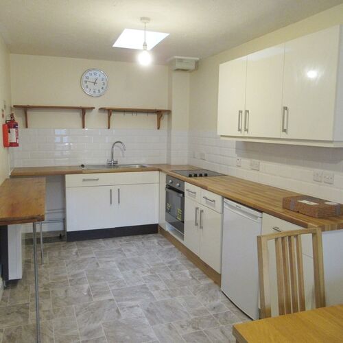 Flat 7, Golden Lion   