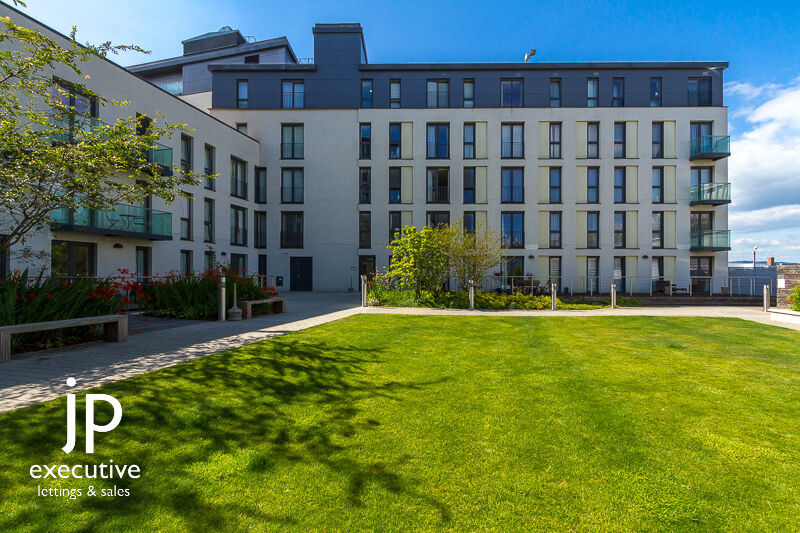 HAYES APARTMENTS CARDIFF CITY CENTRE FURNISHED ONE BEDROOM APARTMENT