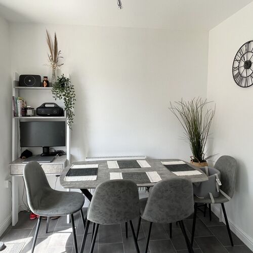 Ffordd Y Dolau, Llanharan, CF72 9ZD