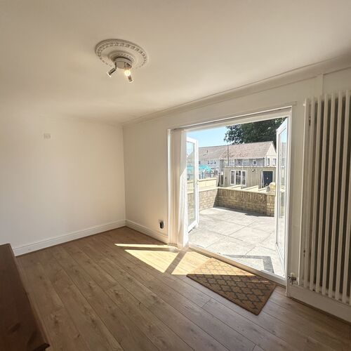 Winslade Avenue, Tonyrefail, CF39 8NW