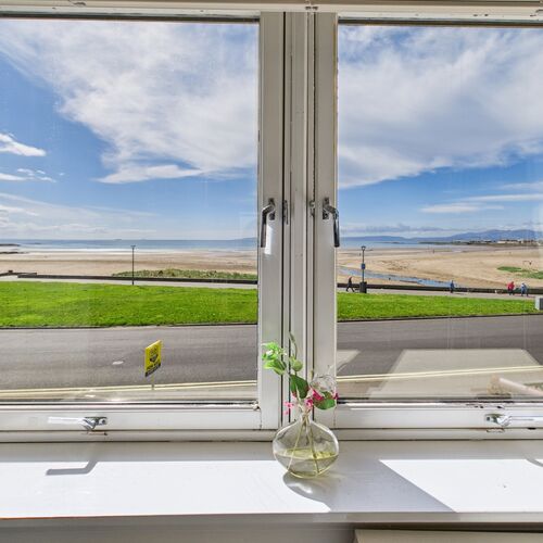 Montgomerie Crescent, Saltcoats