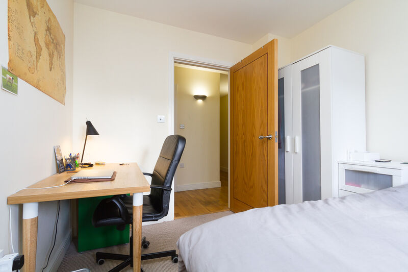 ALTOLUSSO CARDIFF CITY CENTRE FULLY FURNISHED TWO BEDROOM APARTMENT WITH PARKING