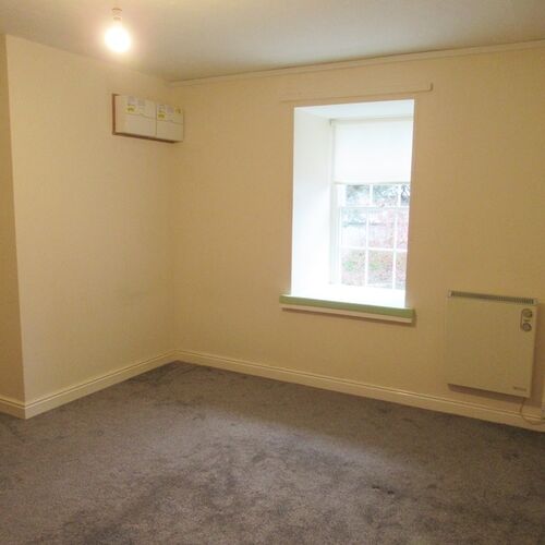 Flat 7, Golden Lion   