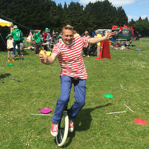 THOMAS TRILBY Stiltwalker/Juggler/Circus shows