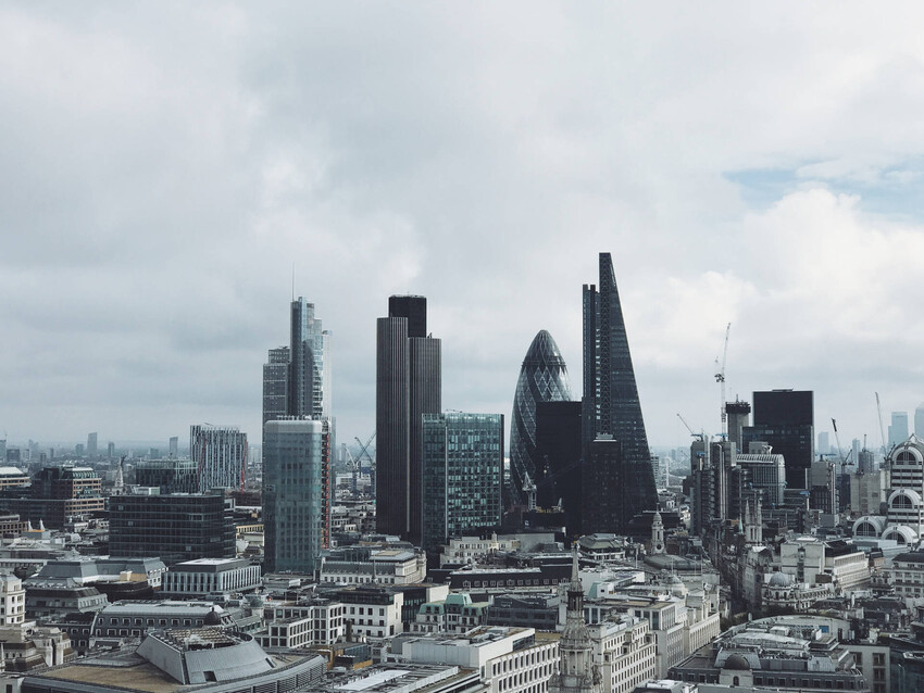 Panoramic view of the London skyline, representing our home visit physiotherapy services across the city