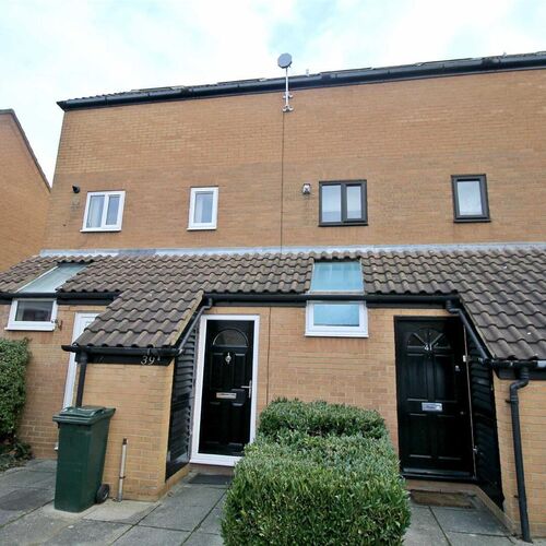 Central Milton Keynes - GROUND FLOOR MAISONETTE with GARDEN - 1 Bedroom