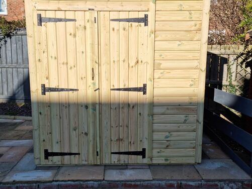 #P068 7x5 Pent Shed