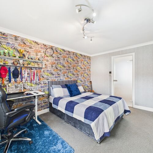 15 Glen Farrar Way 