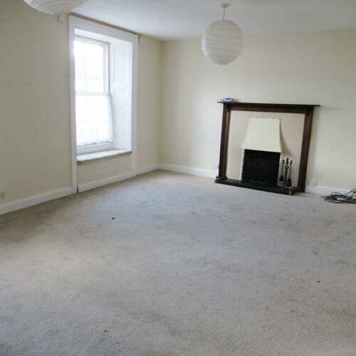 Flat 1 4 Heol Pentrerhedyn