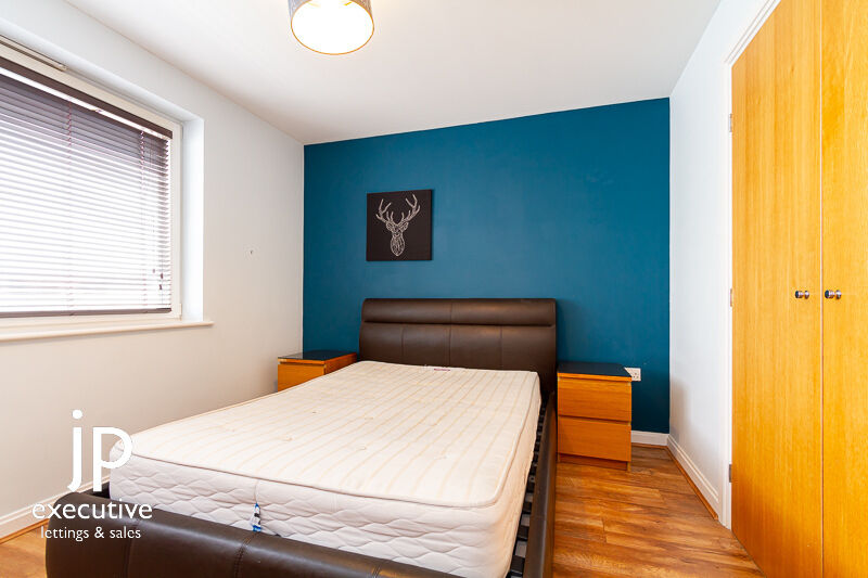 CENTURY WHARF CARDIFF BAY FURNISHED ONE BEDROOM APARTMENT WITH BALCONY