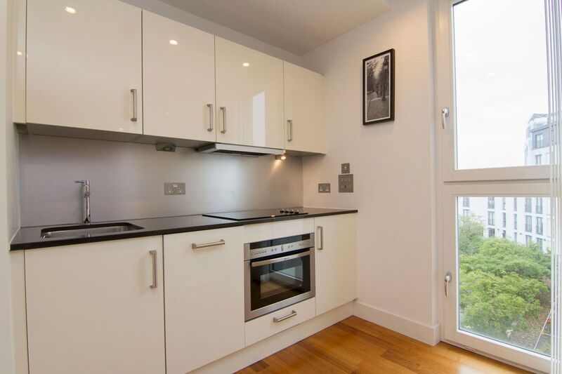 HAYES APARTMENTS CARDIFF CITY CENTRE FURNISHED ONE BEDROOM APARTMENT