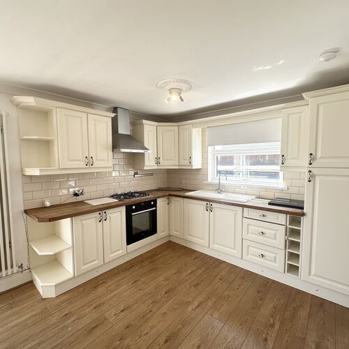 Winslade Avenue, Tonyrefail, CF39 8NW