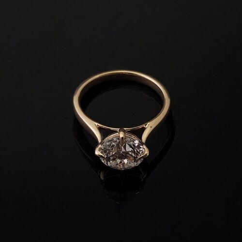 Round brilliant wanderlust solitaire