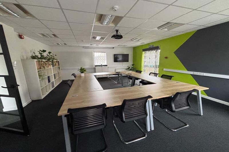 Offices – Witney - 4682 sq ft (434.9 sq m) – TO LET
