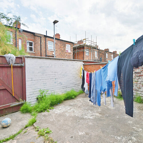 3 Bed Mid-Terrace For Rent
