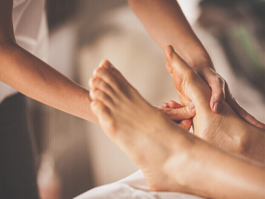 Reflexology / Thai and zone therapy