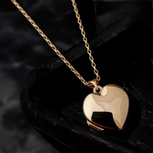 9ct yellow gold love heart locket