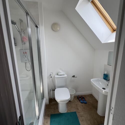 NEWTON LEYS - 3 BEDROOM 2 BATHROOM TOWNHOUSE - GARDEN