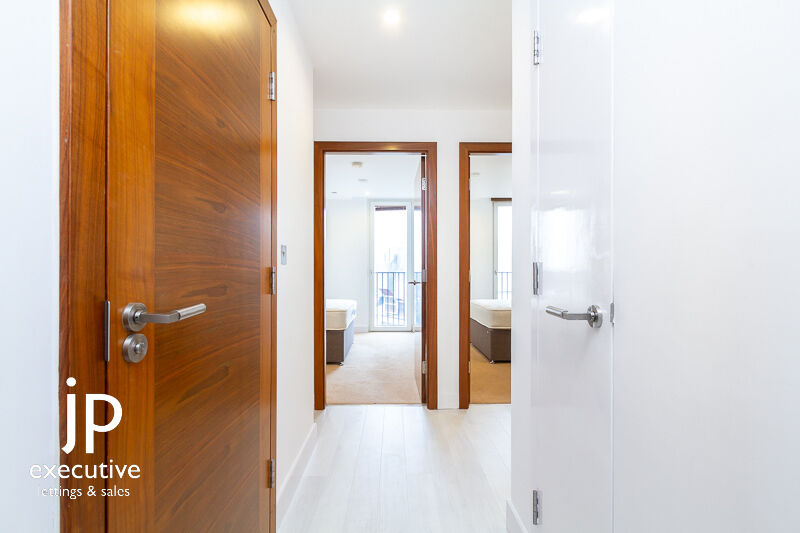 HAYES APARTMENTS CARDIFF CITY CENTRE FURNISHED TWO BEDROOM APARTMENT