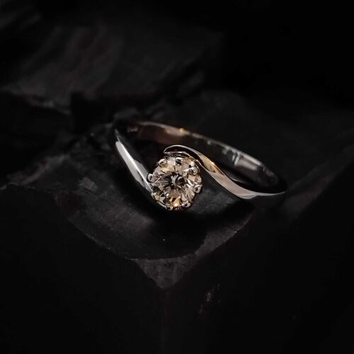 Platinum and diamond solitaire