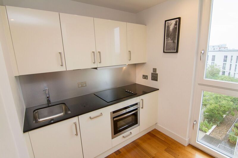 HAYES APARTMENTS CARDIFF CITY CENTRE FURNISHED ONE BEDROOM APARTMENT