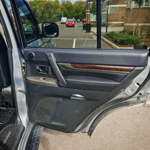 MITSHUBISHI Pajero Shogun 3.8 V6 2012 - Petrol Euro5 Ulez Compliant