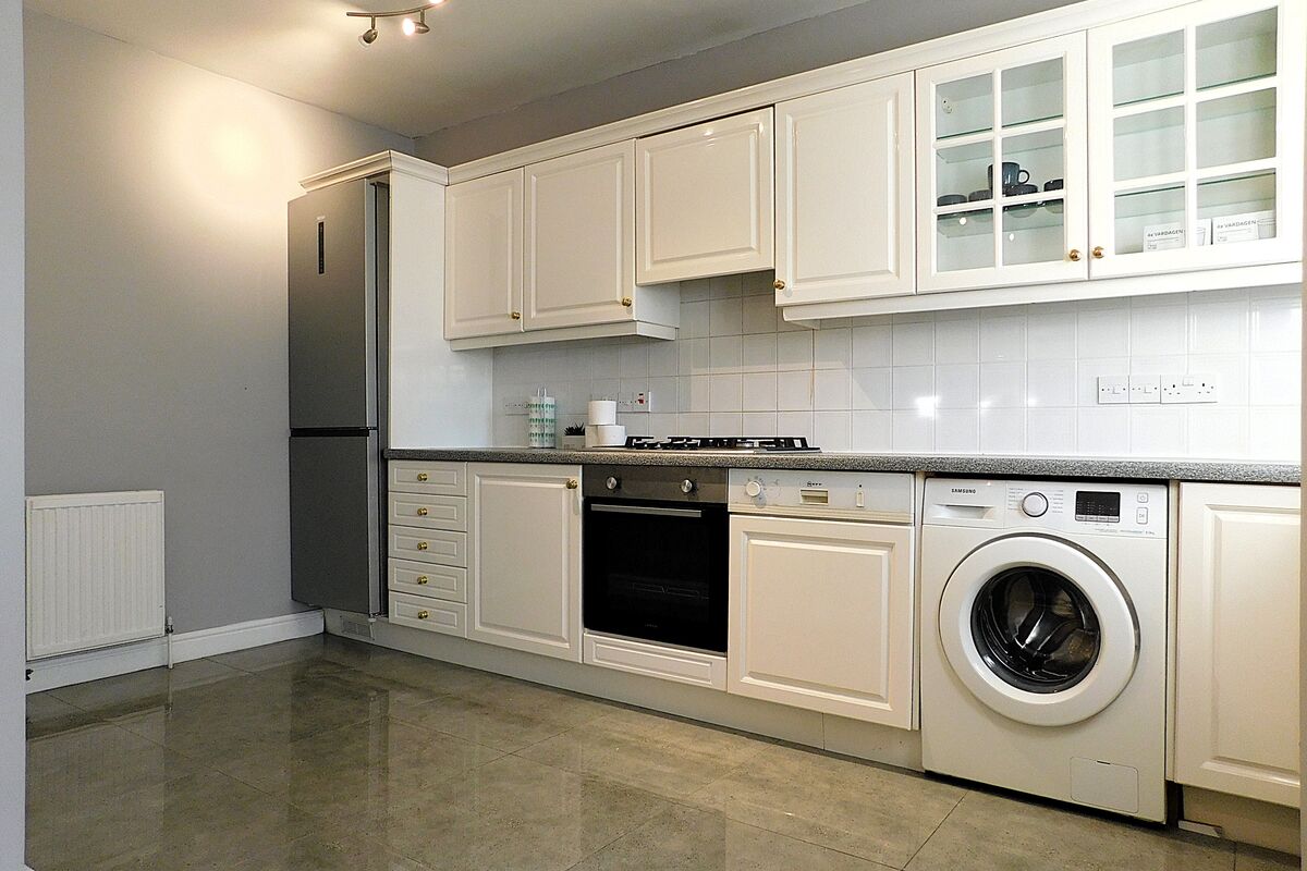 Kempton Court, Sunbury