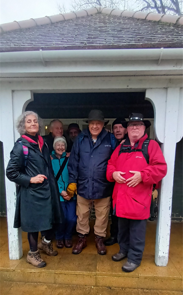 Hampton Court Circular, Sunday 7th December