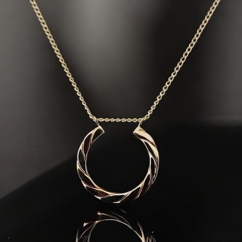 Gold tri colour horse shoe pendant 