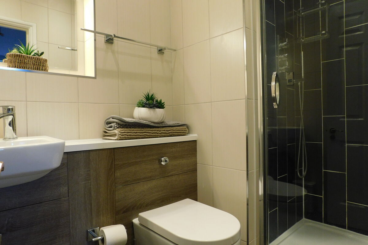 Kempton Court, Sunbury