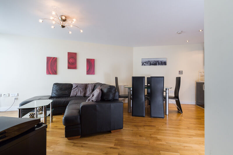 ALTOLUSSO CARDIFF CITY CENTRE FULLY FURNISHED TWO BEDROOM APARTMENT WITH PARKING